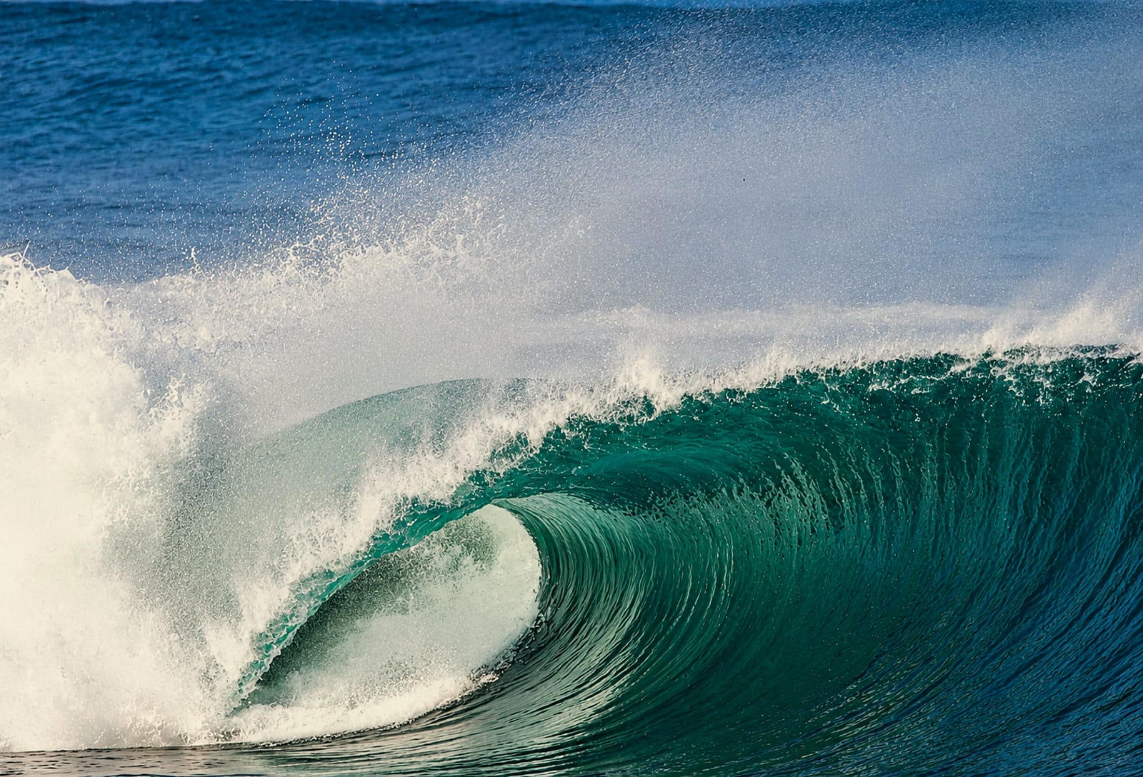 Ola perfecta en las playas de surf cercanas a Vichayito